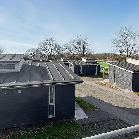 Nydelig Hjem I Med Innendørs Svømmebasseng Feriehus
