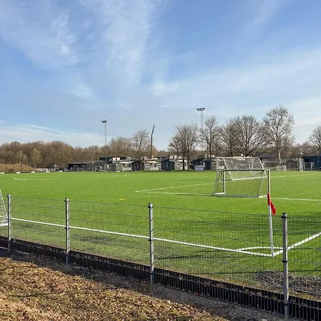 Nydelig Hjem I Med Innendørs Svømmebasseng Feriehus